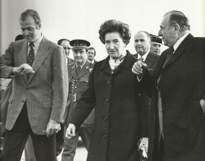 No llega la hora, el momento. el futuro.