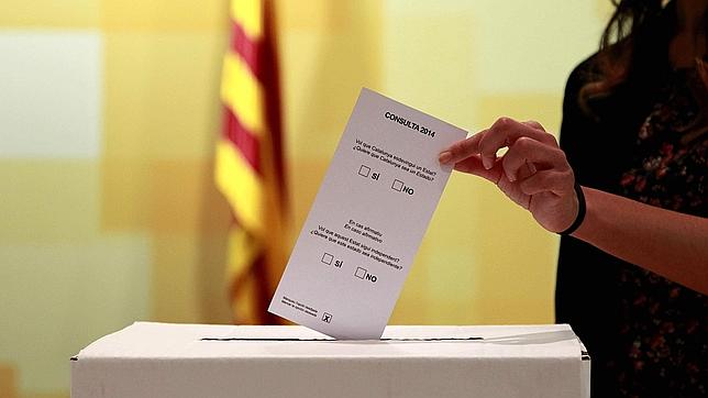 GENERALITAT YA TIENE EL PROTOTIPO DE URNA PARA LA CONSULTA DEL 9 DE NOVIEMBRE