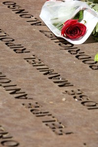 2010052614353646_640