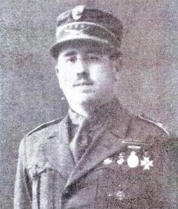 baeza-heroe--490x578