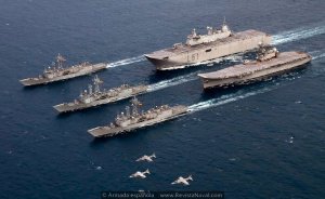 20130207-020448-ceremonia-despedida-portaviones-principe-asturias-r11-rota-02