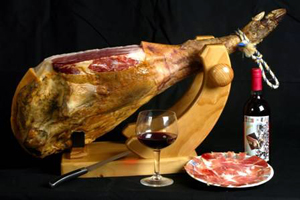 jamon-plato-copa-y-vino-de-segorbepeq1