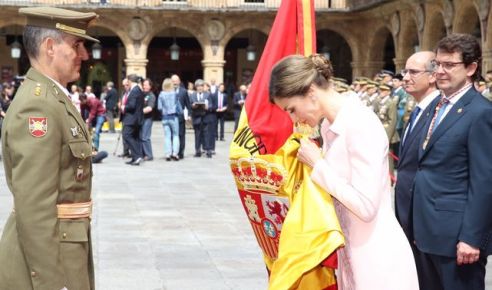 bandera-entregada-Regimiento-Especialidades-Ingenieros_ECDIMA20160613_0009_21