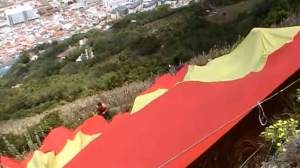 Foto 2. Una bandera española sobre el peñon